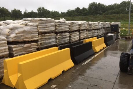 Black and Yellow Interlocking Jersey Barriers