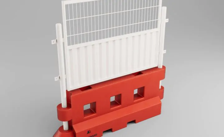 GB2 Heavy duty barrier with fence hoardinghoarding
